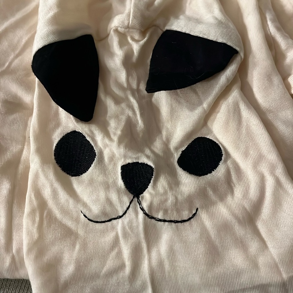 Pepaloves NWT size 3 white off white tee with dog detail on sleeve